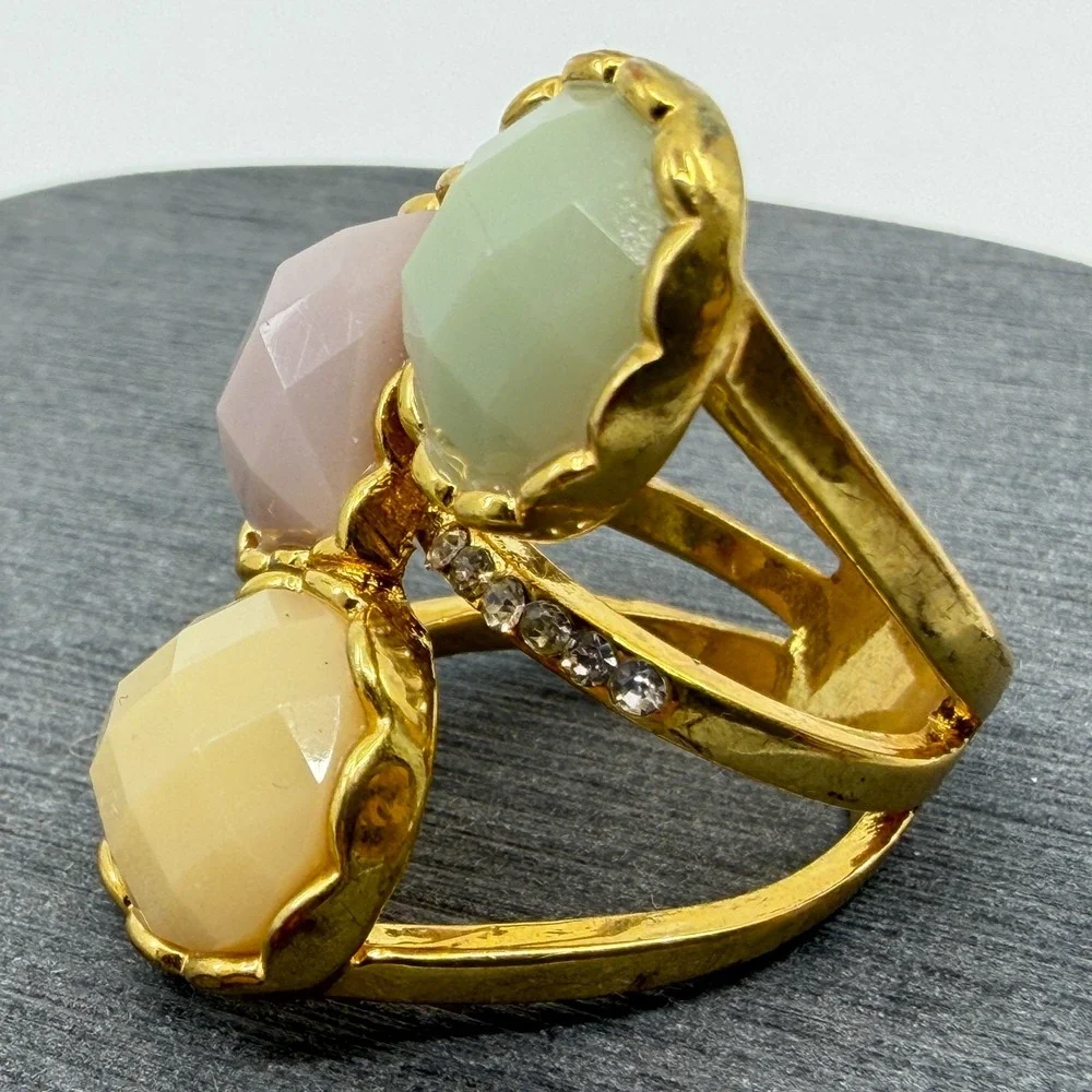Gold Tone Pastel Pink Green Yellow Faceted Rhinestone Statement Ring Gift